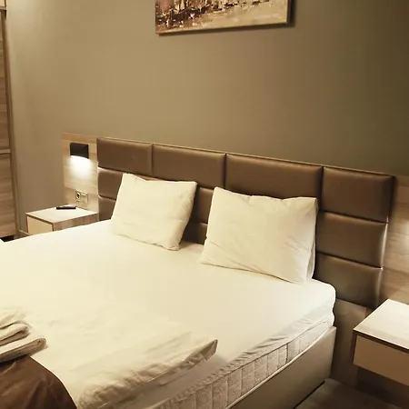 מלון Myhouse N5 Business 4*