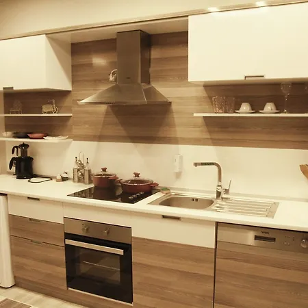 Myhouse N5 Business מלון